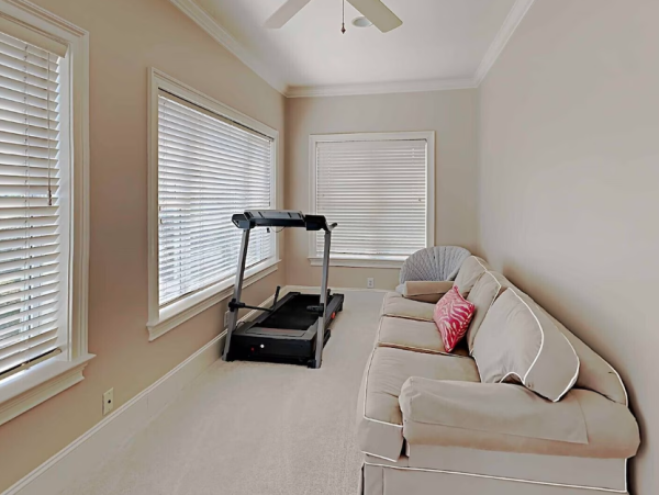 Elegant Beach retreat in Pawleys Island 5-Bedroom Steps to Beach
